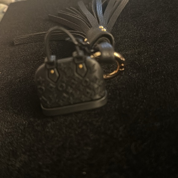 Black Fashion Tassel Bag Charm/Keychain - Picture 4 of 4